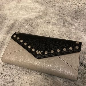 Michael Kors Large pebbled leather wallet!